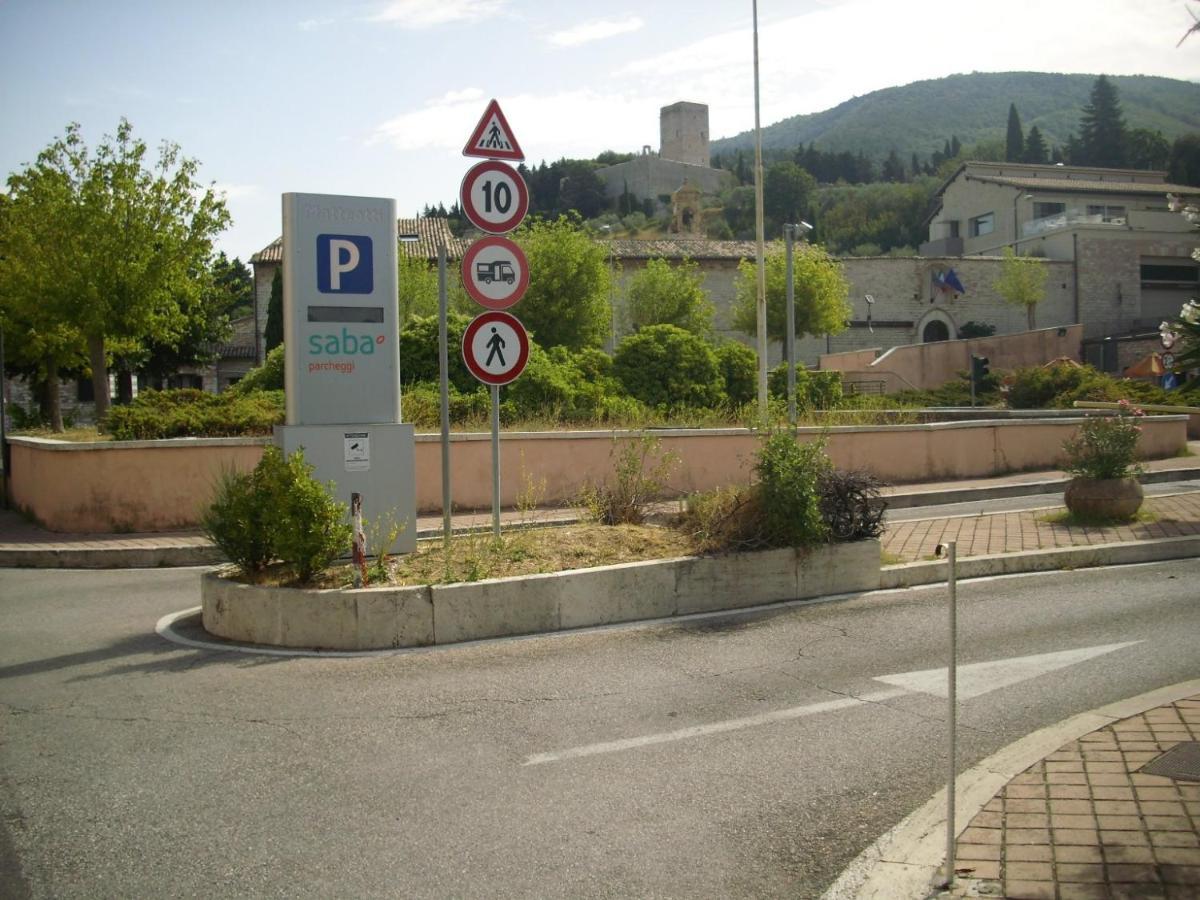Ferienwohnung Residenza Vicolo Bovi Assisi Exterior foto